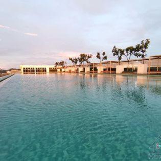 Restary - K Universe: Infinity Pool Near Imago Apartment Kota Kinabalu